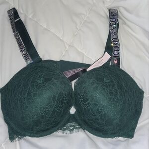 Victoria's Secret Green Lace Bra very sexy push up
